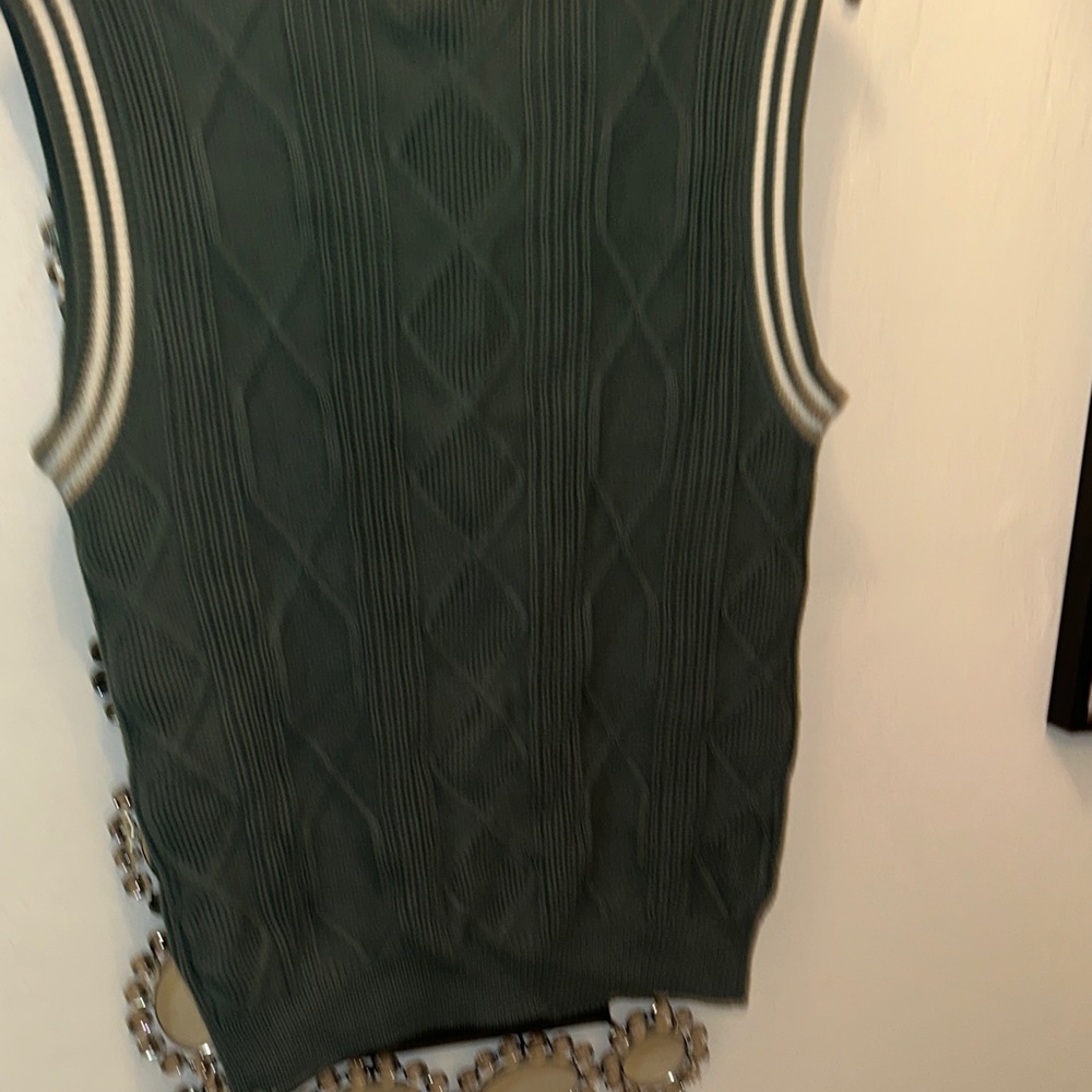 BP Dark Green Vest with White Accents NWT - Picture 3 of 4